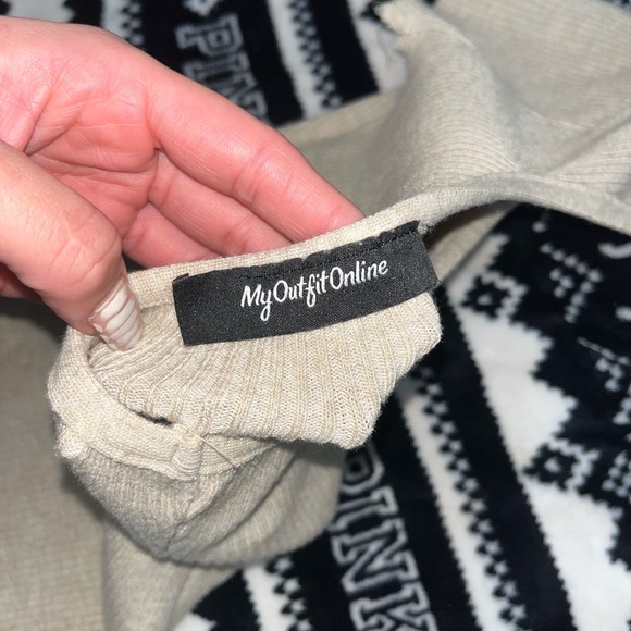 Romper - Picture 2 of 3